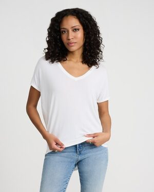 Relaxed V-Neck Short Sleeve London Tee