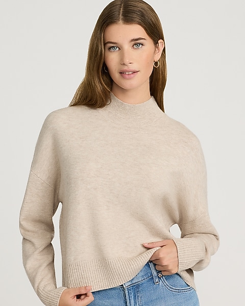 SOFT BEIGE